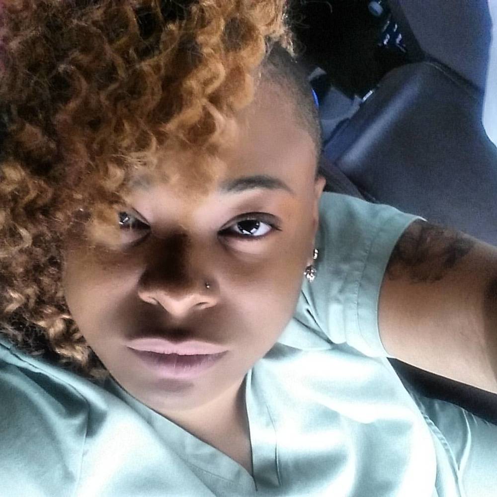 Meet your Posher, Serina